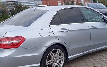 Mercedes-Benz E-Класс, 2012 год, 1 750 000 рублей, 5 фотография