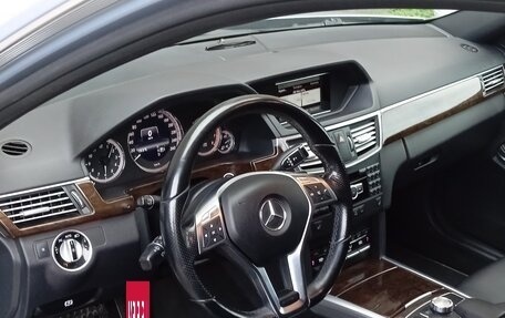 Mercedes-Benz E-Класс, 2012 год, 1 750 000 рублей, 8 фотография