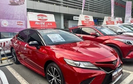 Toyota Camry, 2021 год, 2 450 000 рублей, 3 фотография