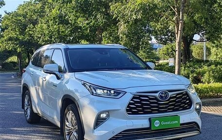 Toyota Highlander, 2021 год, 3 700 000 рублей, 1 фотография