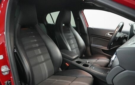 Mercedes-Benz GLA, 2019 год, 2 500 000 рублей, 13 фотография