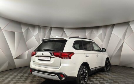 Mitsubishi Outlander III рестайлинг 3, 2021 год, 2 445 000 рублей, 2 фотография