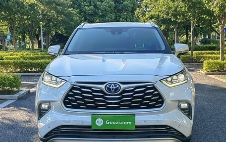 Toyota Highlander, 2021 год, 3 700 000 рублей, 2 фотография