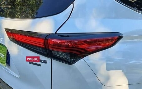 Toyota Highlander, 2021 год, 3 700 000 рублей, 8 фотография