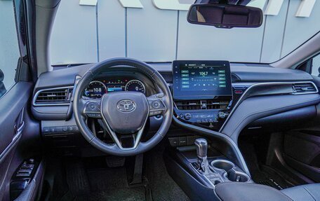 Toyota Camry, 2023 год, 3 550 000 рублей, 6 фотография
