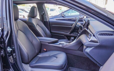 Toyota Camry, 2023 год, 3 550 000 рублей, 8 фотография
