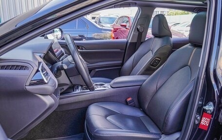 Toyota Camry, 2023 год, 3 550 000 рублей, 10 фотография