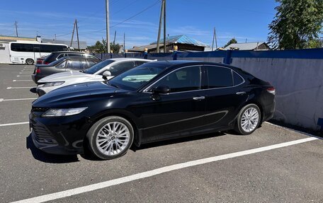 Toyota Camry, 2019 год, 2 700 000 рублей, 3 фотография