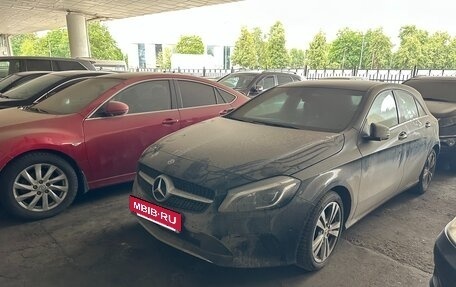 Mercedes-Benz A-Класс, 2017 год, 1 300 000 рублей, 3 фотография