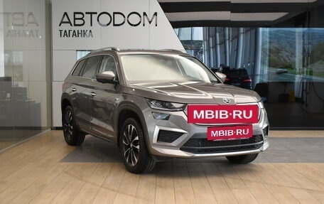 Skoda Kodiaq I, 2023 год, 3 975 000 рублей, 3 фотография