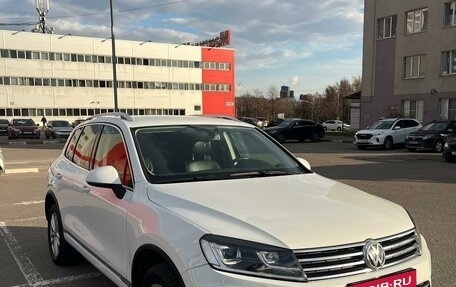 Volkswagen Touareg III, 2015 год, 2 400 000 рублей, 1 фотография