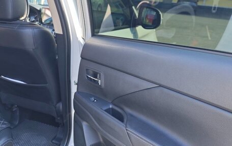 Mitsubishi Outlander III рестайлинг 3, 2016 год, 2 200 000 рублей, 23 фотография