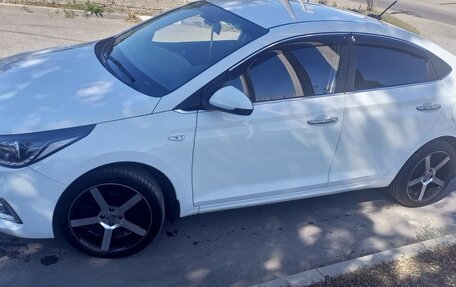 Hyundai Solaris II рестайлинг, 2017 год, 1 650 000 рублей, 2 фотография