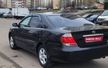 Toyota Camry V40, 2005 год, 830 000 рублей, 1 фотография