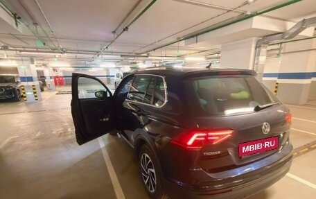 Volkswagen Tiguan II, 2018 год, 1 950 000 рублей, 1 фотография