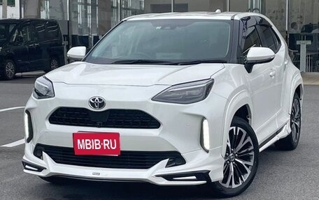 Toyota Yaris Cross, 2022 год, 1 330 000 рублей, 1 фотография