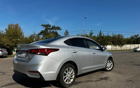 Hyundai Solaris II рестайлинг, 2017 год, 1 250 000 рублей, 3 фотография