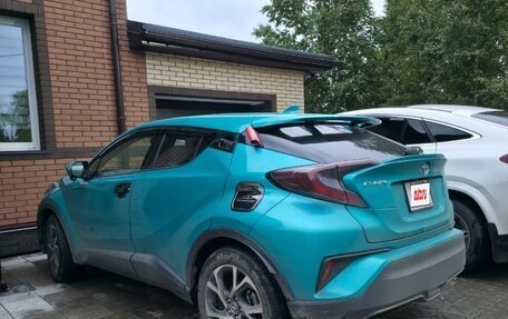 Toyota C-HR I рестайлинг, 2017 год, 1 700 000 рублей, 2 фотография