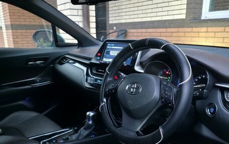 Toyota C-HR I рестайлинг, 2017 год, 1 700 000 рублей, 3 фотография