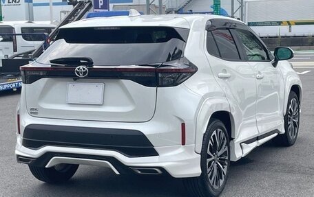 Toyota Yaris Cross, 2022 год, 1 330 000 рублей, 5 фотография