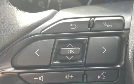 Toyota Yaris Cross, 2022 год, 1 330 000 рублей, 8 фотография