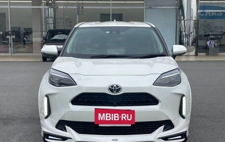 Toyota Yaris Cross, 2022 год, 1 330 000 рублей, 2 фотография