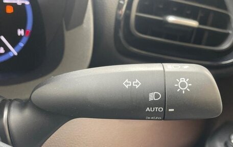 Toyota Yaris Cross, 2022 год, 1 330 000 рублей, 11 фотография