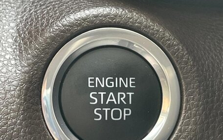 Toyota Yaris Cross, 2022 год, 1 330 000 рублей, 13 фотография