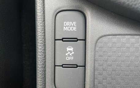 Toyota Yaris Cross, 2022 год, 1 330 000 рублей, 17 фотография