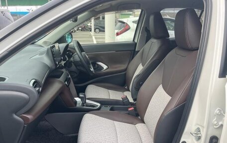 Toyota Yaris Cross, 2022 год, 1 330 000 рублей, 23 фотография