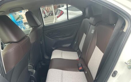 Toyota Yaris Cross, 2022 год, 1 330 000 рублей, 25 фотография