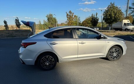 Hyundai Solaris II рестайлинг, 2018 год, 1 325 000 рублей, 3 фотография