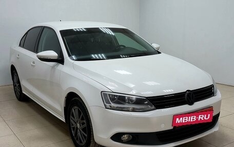 Volkswagen Jetta VI, 2013 год, 780 000 рублей, 3 фотография
