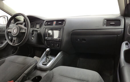Volkswagen Jetta VI, 2013 год, 780 000 рублей, 13 фотография