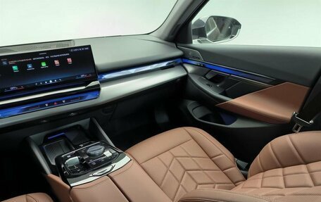 BMW 5 серия, 2025 год, 8 925 000 рублей, 12 фотография