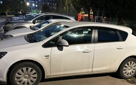 Opel Astra J, 2014 год, 700 000 рублей, 2 фотография