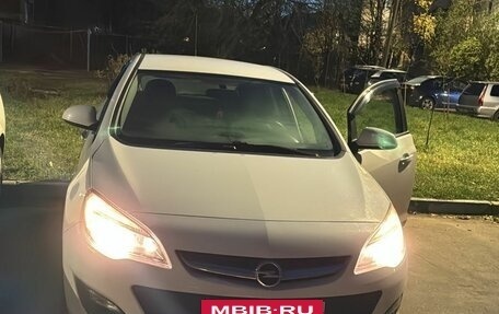 Opel Astra J, 2014 год, 700 000 рублей, 4 фотография