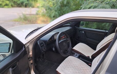 Mercedes-Benz C-Класс, 1995 год, 280 000 рублей, 5 фотография