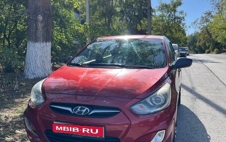 Hyundai Solaris II рестайлинг, 2012 год, 670 000 рублей, 1 фотография