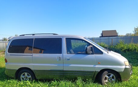 Hyundai Starex I рестайлинг, 2002 год, 585 000 рублей, 2 фотография