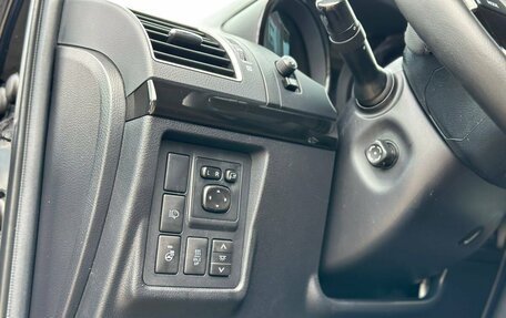 Toyota Land Cruiser Prado 150 рестайлинг 2, 2017 год, 3 350 000 рублей, 27 фотография