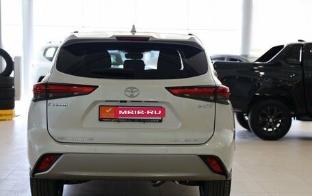 Toyota Highlander, 2025 год, 5 700 000 рублей, 6 фотография