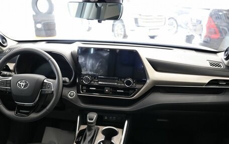 Toyota Highlander, 2025 год, 5 700 000 рублей, 23 фотография