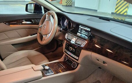 Mercedes-Benz CLS, 2013 год, 2 100 000 рублей, 9 фотография