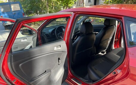 Hyundai Solaris II рестайлинг, 2012 год, 670 000 рублей, 24 фотография