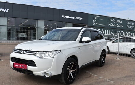 Mitsubishi Outlander III рестайлинг 3, 2013 год, 1 240 000 рублей, 1 фотография