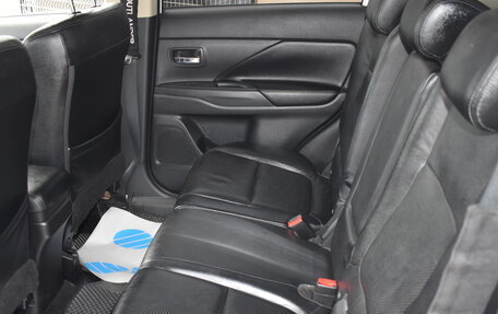 Mitsubishi Outlander III рестайлинг 3, 2013 год, 1 240 000 рублей, 11 фотография