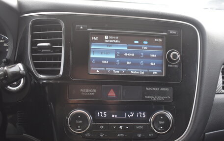 Mitsubishi Outlander III рестайлинг 3, 2013 год, 1 240 000 рублей, 13 фотография