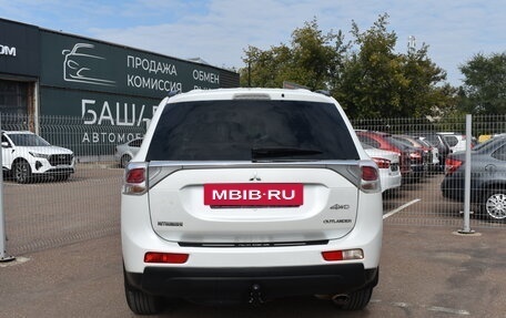Mitsubishi Outlander III рестайлинг 3, 2013 год, 1 240 000 рублей, 6 фотография