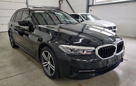 BMW 5 серия, 2020 год, 3 950 000 рублей, 3 фотография